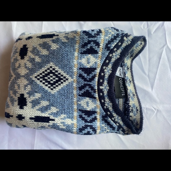 New Concepts winter sweater, woman’s SzL preowned , - Picture 3 of 5